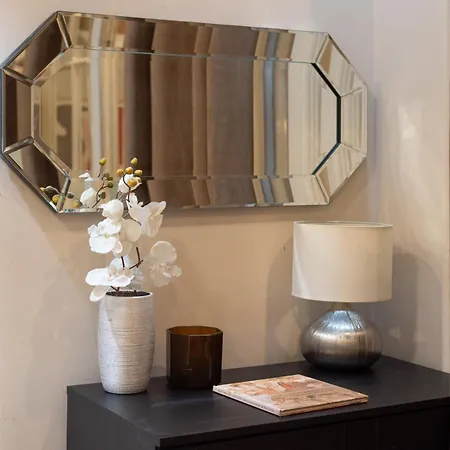 Super Cosy 3br Near Newyork Cafe With Balcony Appartement *